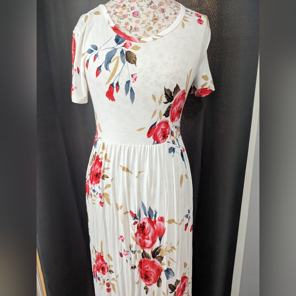 Beautiful floral maxi - large - pockets